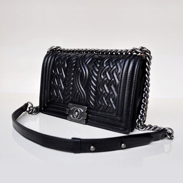 Boy Chanel Flap Shoulder Bag Sheepskin leather A66307 in Black