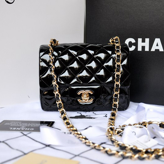 Chanel 1115 mini Classic Flap Bag Original Patent Leather Black in Gold