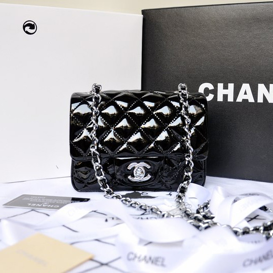 Chanel 1115 mini Classic Flap Bag Original Patent Leather Black in Silver