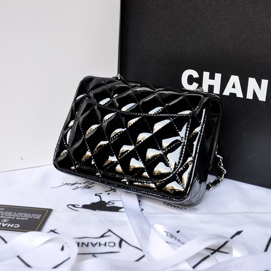 Chanel 1115 mini Classic Flap Bag Original Patent Leather Black in Silver