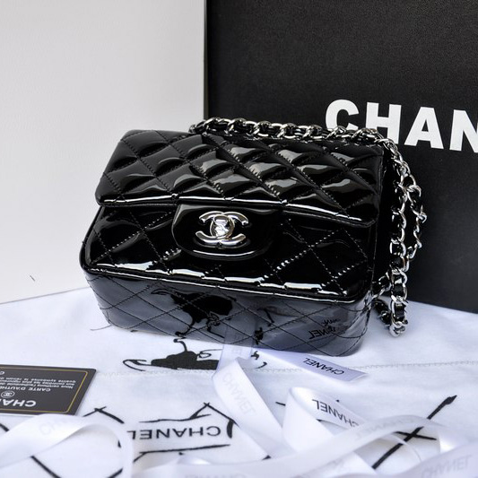 Chanel 1115 mini Classic Flap Bag Original Patent Leather Black in Silver