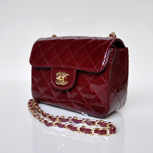 Chanel 1115 mini Classic Flap Bag Patent Leather Claret in Gold