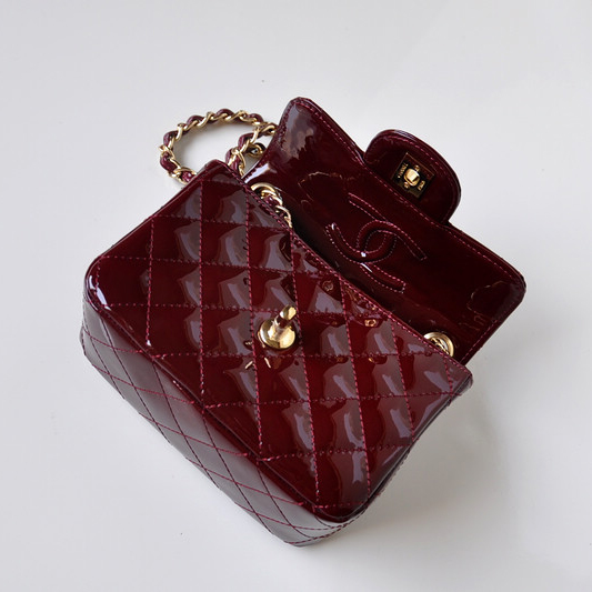 Chanel 1115 mini Classic Flap Bag Patent Leather Claret in Gold