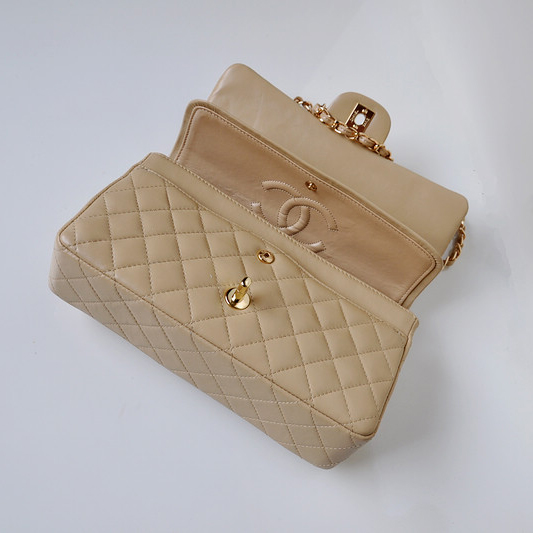 Chanel 2.55 Classic Flap Bag Sheepskin Leather in Apricot with Gold Hardware