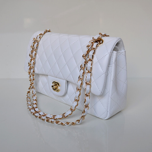 Chanel 2.55 Classic Flap Bag Sheepskin Leather in white with Gold Hardware