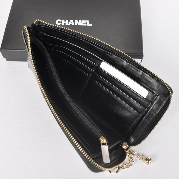 Chanel A40319 Black Patent Leather Zippy Wallet