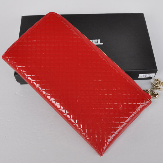 Chanel A40319 Red Patent Leather Zippy Wallet