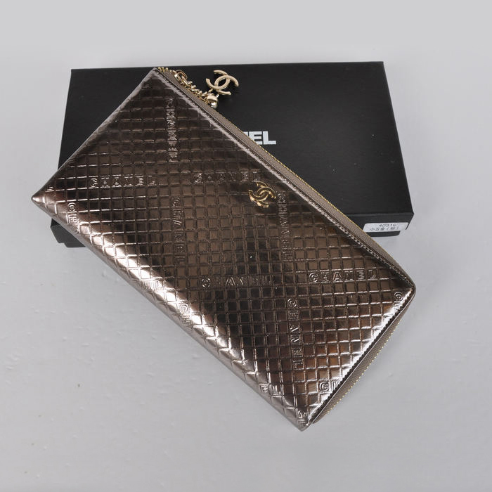 Chanel A40319 Silver Patent Leather Zippy Wallet