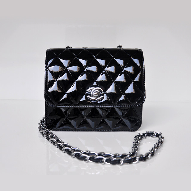 Chanel A67116 Classic mini Flap Bag Patent leather Black in Silver