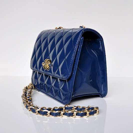 Chanel A67116 Classic mini Flap Bag Patent leather Blue in Gold