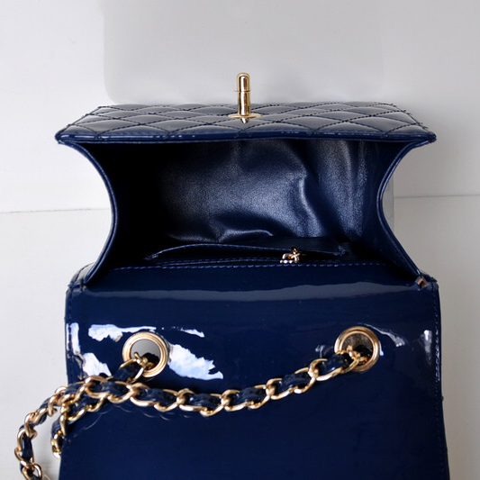 Chanel A67116 Classic mini Flap Bag Patent leather Blue in Gold