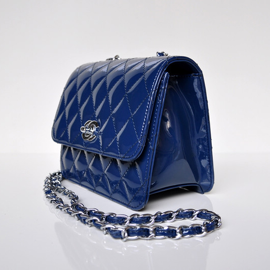 Chanel A67116 Classic mini Flap Bag Patent leather Blue in Silver