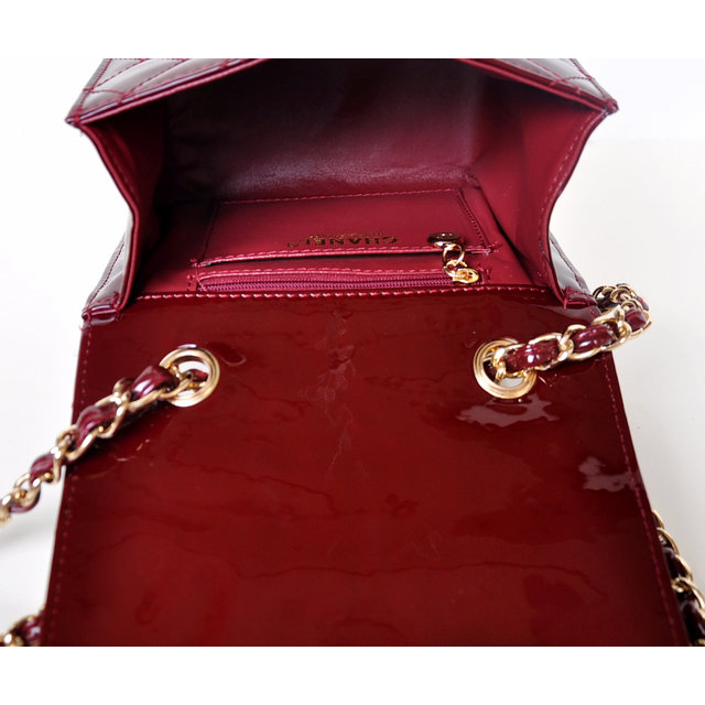 Chanel A67116 Classic mini Flap Bag Patent leather Claret in Gold