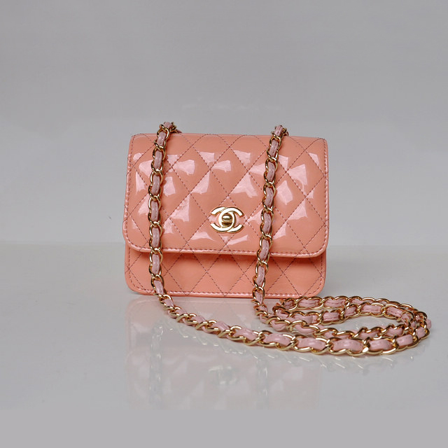 Chanel A67116 Classic mini Flap Bag Patent leather Pink in Gold