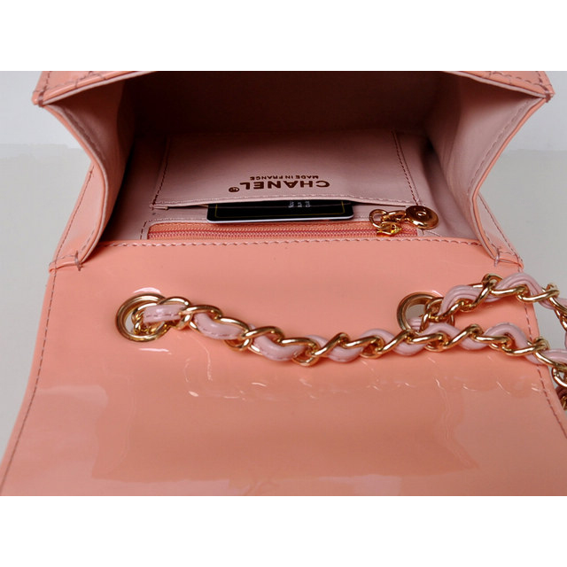 Chanel A67116 Classic mini Flap Bag Patent leather Pink in Gold