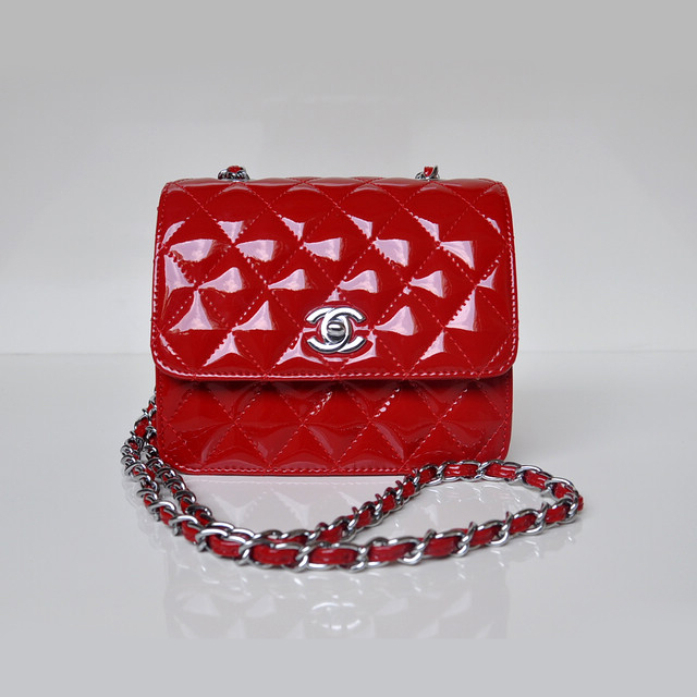 Chanel A67116 Classic mini Flap Bag Patent leather Red in Silver