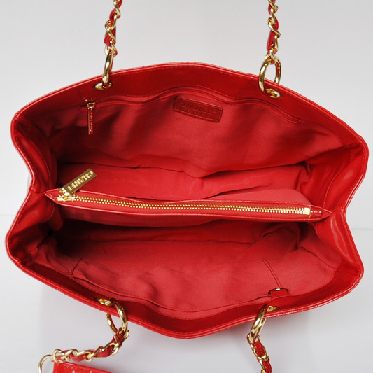 Chanel Classic CC Shopping Bag 20995 Patent leather Red Gold