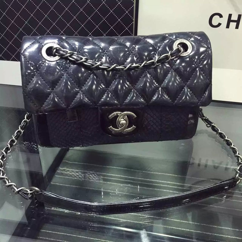 2016 Chanel Flap Shoulder Bag Iridescent Leather A68113 Black