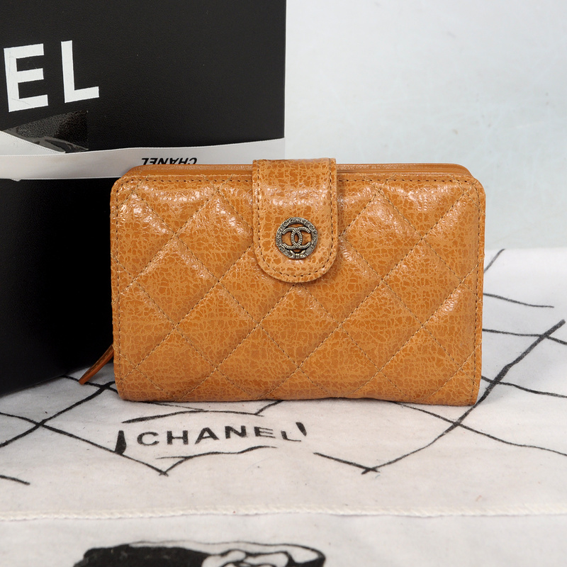 Chanel Matelasse Bi-Fold Wallet Glazed Crackled Leater C004 Apricot