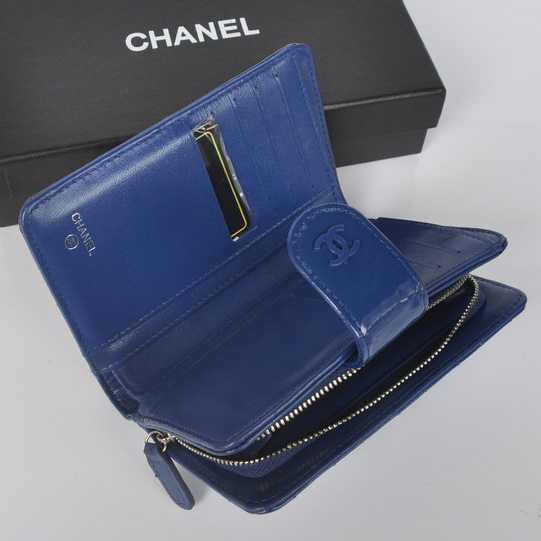 Chanel Matelasse Bi-Fold Wallet Patent Leater A051 Blue