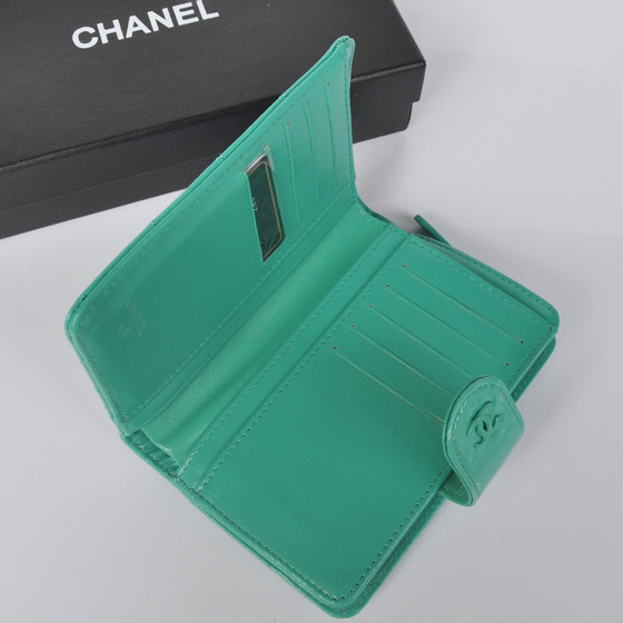 Chanel Matelasse Bi-Fold Wallet Patent Leater A051 Green