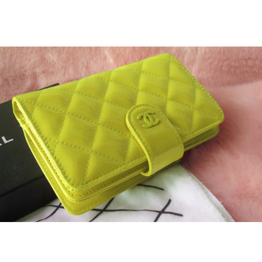 Chanel Matelasse Bi-Fold Wallet Patent Leather C004 Lemon