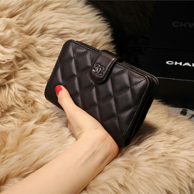 Chanel Matelasse Bi-Fold Wallet Sheepskin Leater A31506 Black