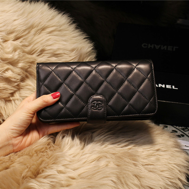 Chanel Matelasse Bi-Fold Wallet Sheepskin Leater A31507 Black