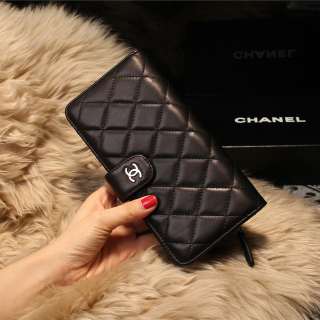 Chanel Matelasse Bi-Fold Wallet Sheepskin Leater A31507 Black