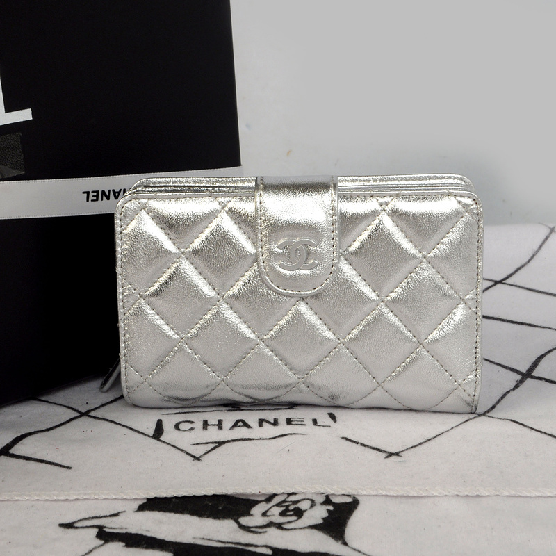 Chanel Matelasse Bi-Fold Wallet Sheepskin Leather C004 Silver