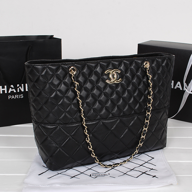 Chanel Sheepskin Leather Shoulder Bag A76600 Black