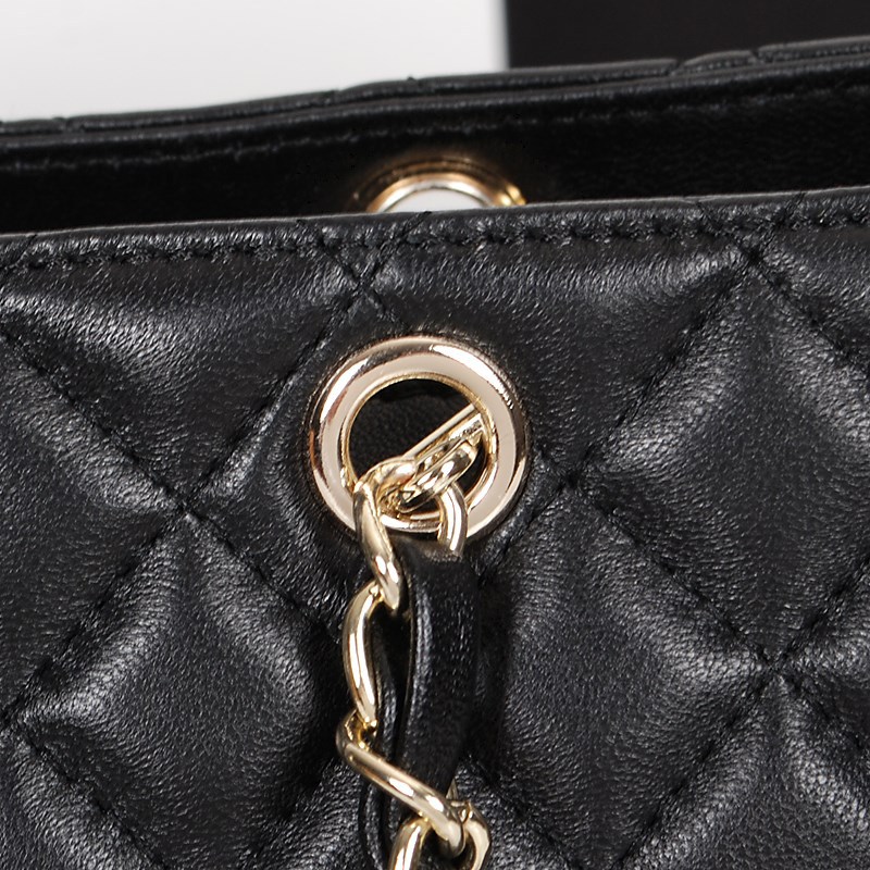 Chanel Sheepskin Leather Shoulder Bag A76600 Black