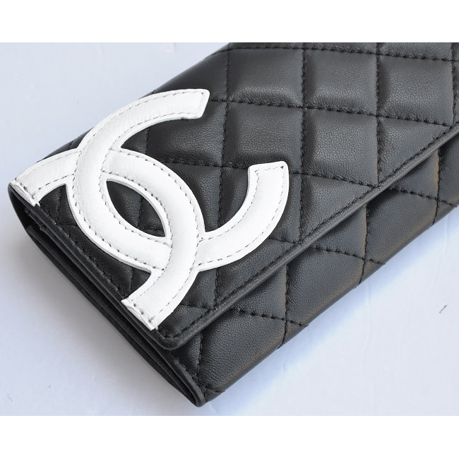 Chanel White CC logo Bi-Fold Wallet A514 in Black