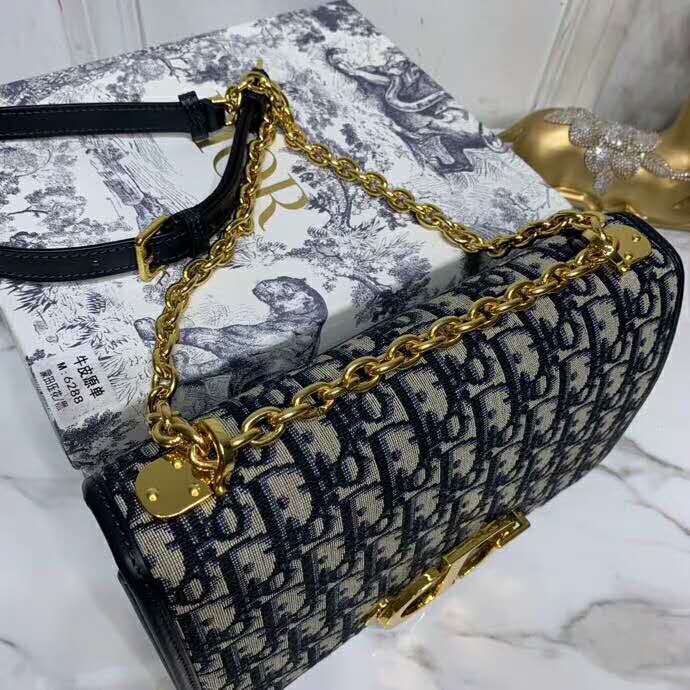 DIOR 30 MONTAIGNE CHAIN BAG