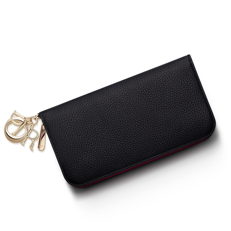 Dior Voyageur wallet in black bullcalf leather