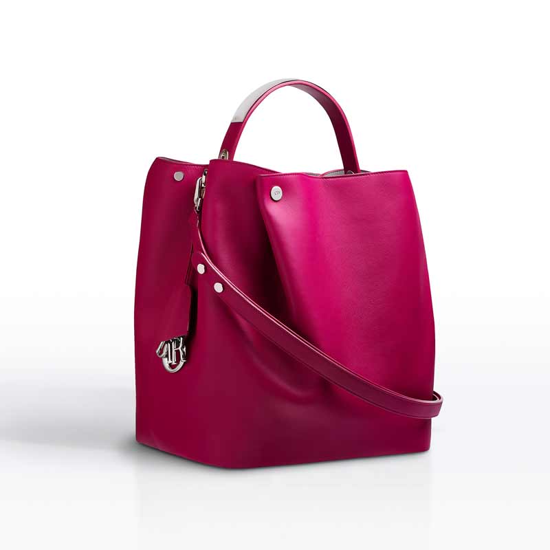 Diorific bucket bag in smooth pearlised Toxic Purple calfskin