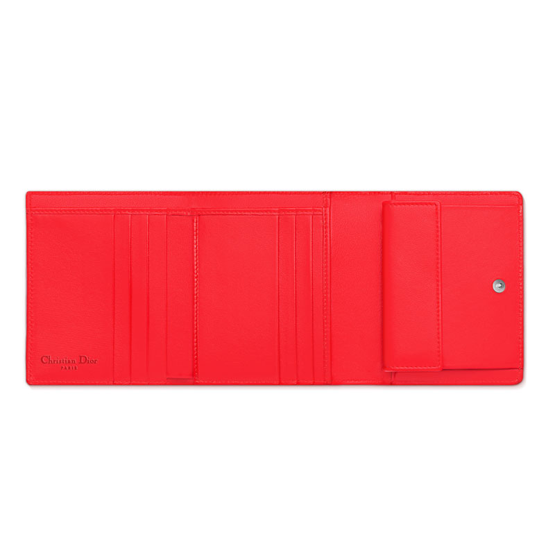 Evasion wallet in glossy fuchsia grained calfskin