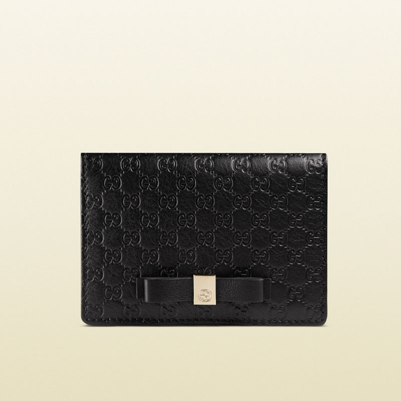 Gucci bow microguccissima leather train pass case