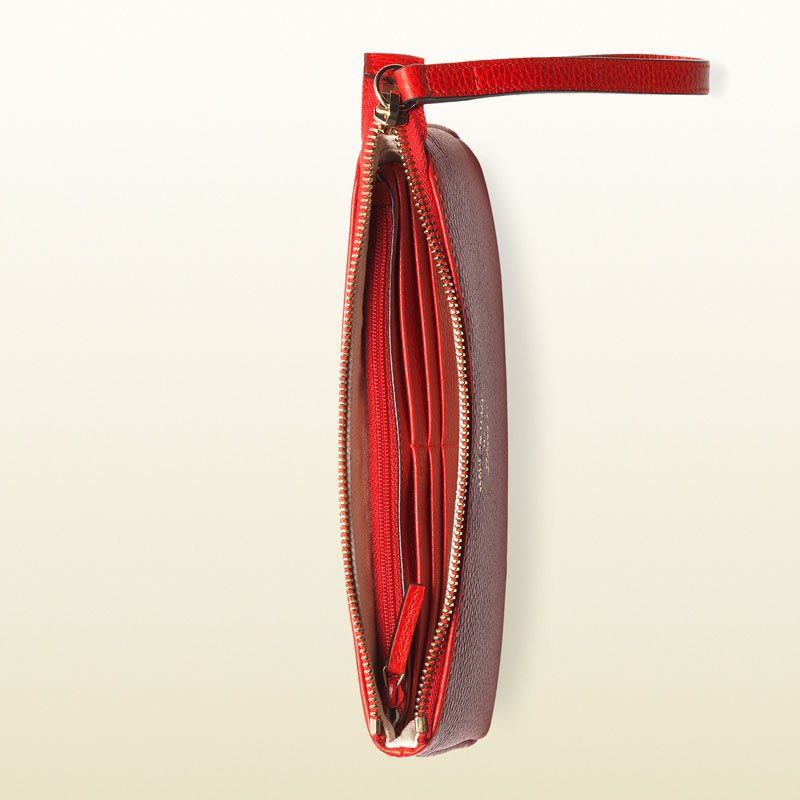 Gucci swing leather wristlet