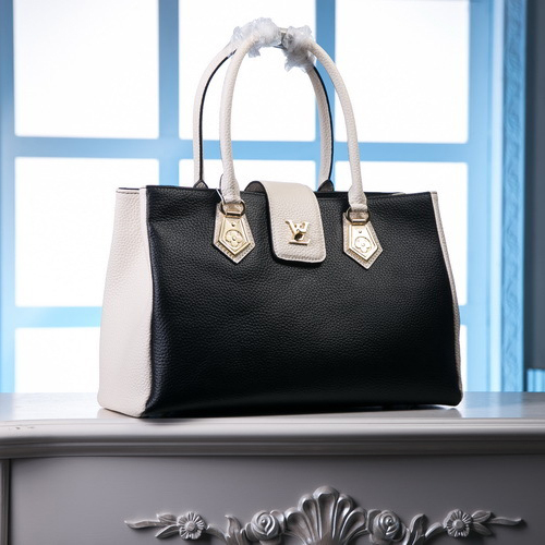 Louis Vuitton Cruise 2015 Tote Bag M42852 Black&White