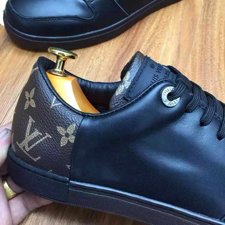 Louis Vuitton Men Line Up Sneaker