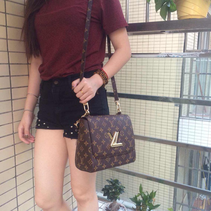 Louis Vuitton Monogram Canvas Twist Bag M48618