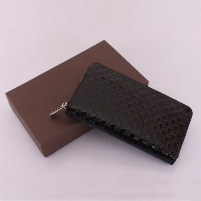 Louis Vuitton Zippy Wallet M9440B