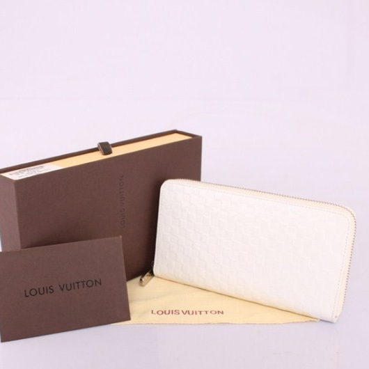 Louis Vuitton Zippy Wallet M9440W