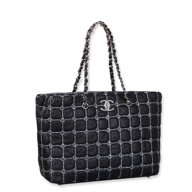 Chanel Lambskin Zip-Top Large Tote