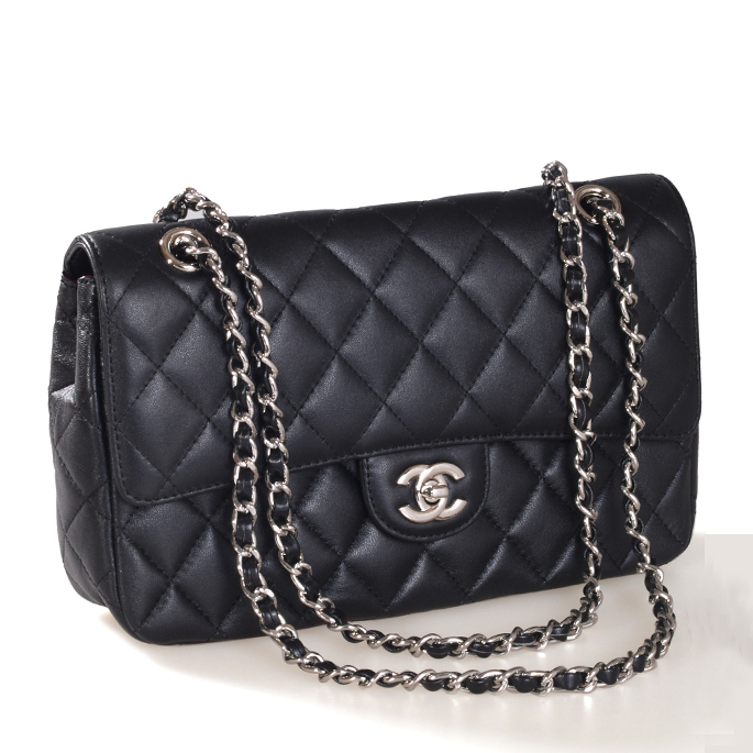 CHANEL Classic Flap Bag Medium