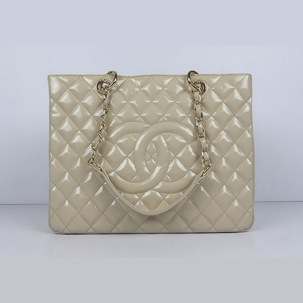 Chanel Apricot Patent Leather Handbags 50995 Gold Hardware