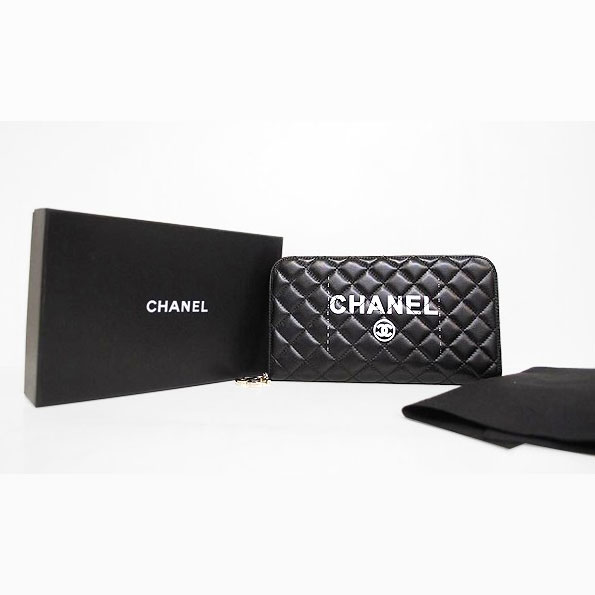 CHANEL Clutch