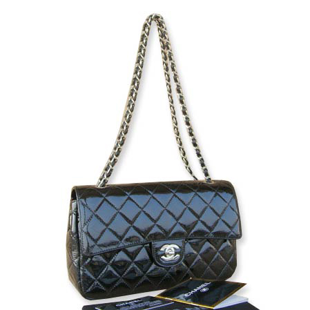 CHANEL Classic Flap Bag Medium