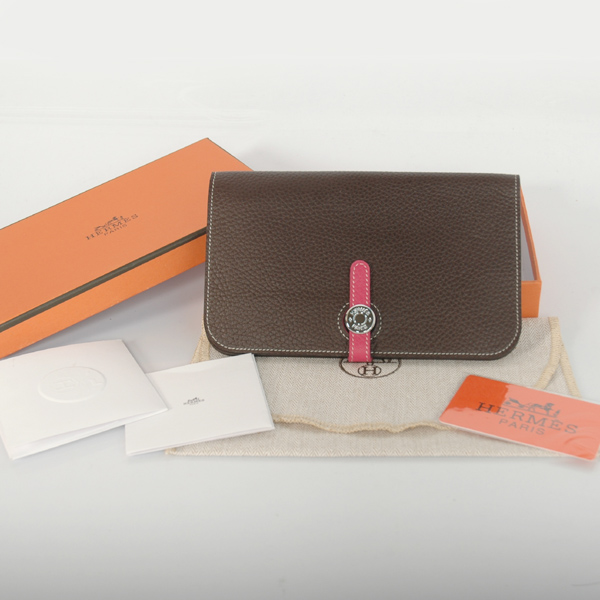 Hermes passport Wallet clemence leather in Dark Brown/Peach